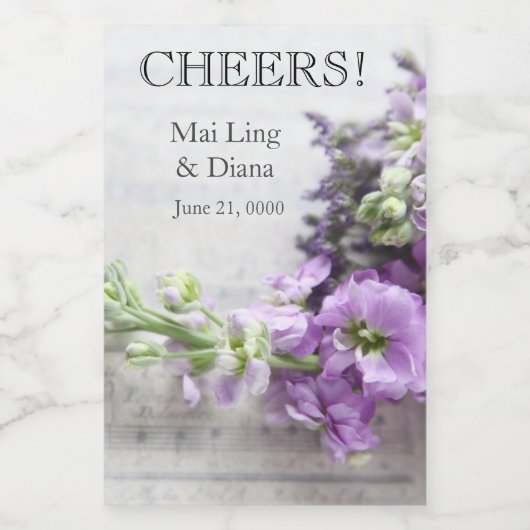 Blume in Lavendeltönen bei alter Musik Weinetikett (Einzelnes Label)