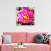 Blume in Leinwand umwickelt (Insitu (Wohnzimmer))
