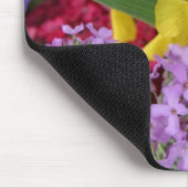 Blume in mehreren Farben Mousepad (Ecke)