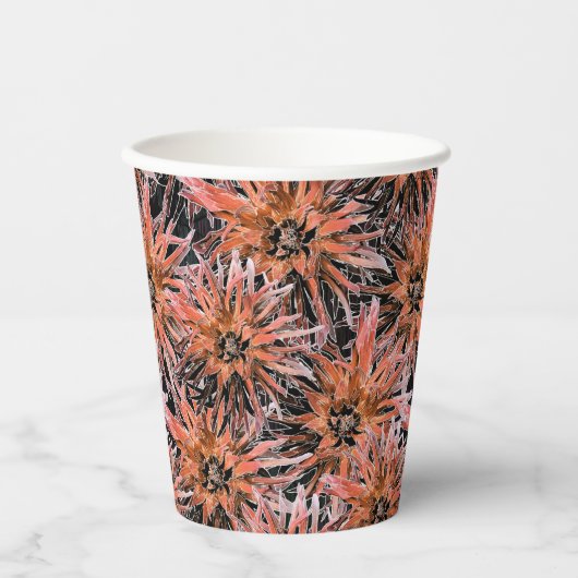 Blume in Orange und Braun. Pappbecher (Vorderseite)