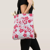 Blume in Rot und Weißpapier Tasche (Von Nahem)