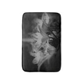 Blume in Schwarz und Weiß Badematte (Vorderseite Vertikal)