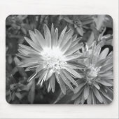 Blume in Schwarz und Weiß Mousepad (Vorne)