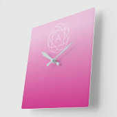 Blume-like Geometric Monogram | Pink Shaded Ombre Quadratische Wanduhr (Winkel)