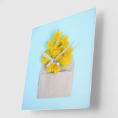 Blume | Lüster in Umschlag Quadratische Wanduhr (Winkel)