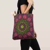 Blume Mandala mit Lila Grüntönen Tasche (Von Nahem)