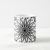 Blume Mandalahand zeichnend Kaffeetasse (Mittel)