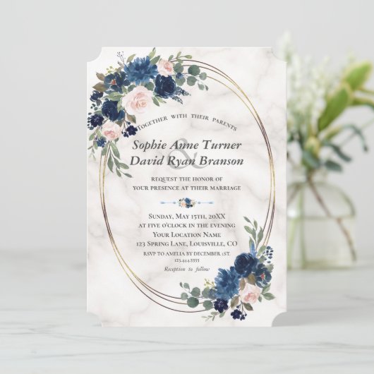 Blume Marmorhochzeit mit Marmorfarbe Navy Blush Einladung (Stehend Vorderseite)