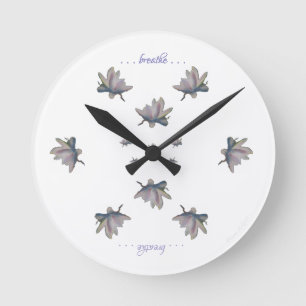 Blume Maureen Girard Lotus Runde Wanduhr