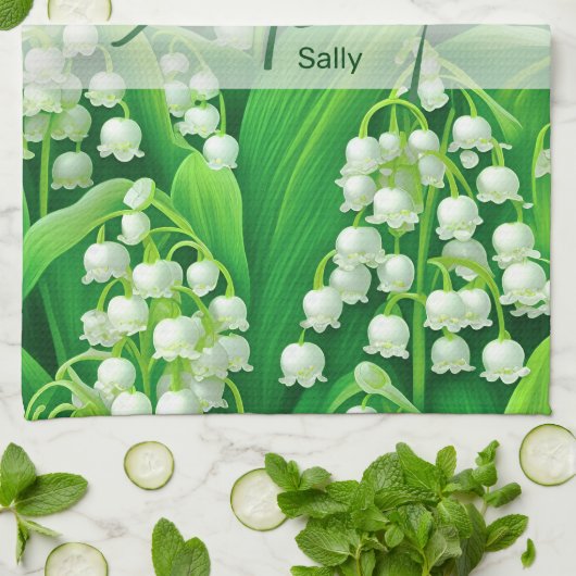 Blume May Lilly im Tal Geschirrtuch (Gefaltet)