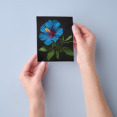 Blume mit blauem Hibiskus auf Schwarz, Flyer (Gruppe)