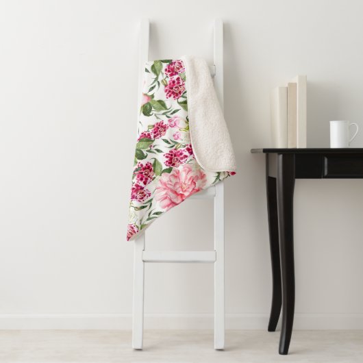 Blume mit Blumenbeeren Rose Sherpadecke (Beispiel)