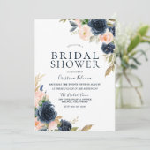 Blume mit Blush und Navy Peach Brautparty Einladung (Stehend Vorderseite)