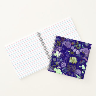 Blume mit eleganter und faszinierender Atmosphäre Notizblock