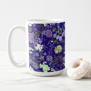 Blume mit eleganter und geheimnisvoller Atmosphäre Kaffeetasse
