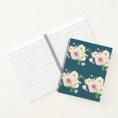 Blume mit grünen Blumenblättern Notizblock (Innenseite)