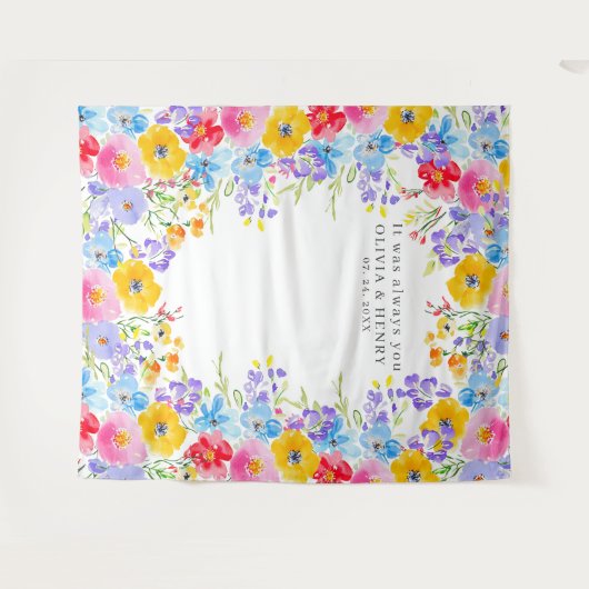 Blume mit hellen Frühlingsfarben im Hintergrund Wandteppich (Vorderseite (Horizontal))