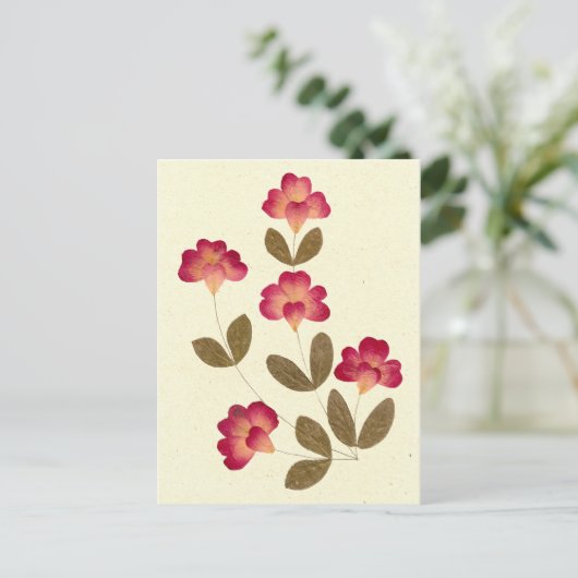 Blume mit leuchtend rosa Tube Postkarte (Stehend Vorderseite)