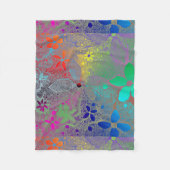 Blume mit Regenbogen Fleecedecke (Vorderseite)