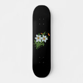 Blume mit schwarzem Hintergrund Skateboard (Vorne)