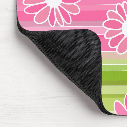 Blume mit Streifen in Grün und Rosa Mousepad (Ecke)