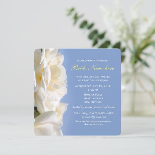 Blume mit weißer Rosa Brause Einladungen (Stehend Vorderseite)