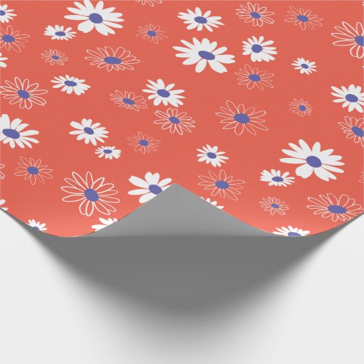 Blume mit weißer und blauer Daisy auf Rot Geschenkpapier (Ecke)