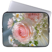 Blume mit zeitloser, extravaganter Eleganz Laptopschutzhülle (Vorderseite)