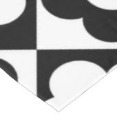 Blume-Muster für Schwarzweiß-Diamant-Karo Tischdecke (Schrägansicht)