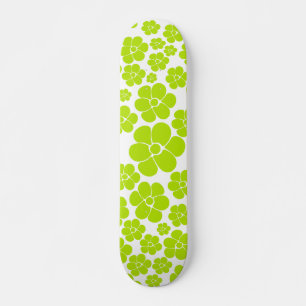 Blume Muster in Lime Green und White Skateboard