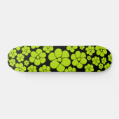 Blume Muster - Limettengrün Skateboard (Horizontal)