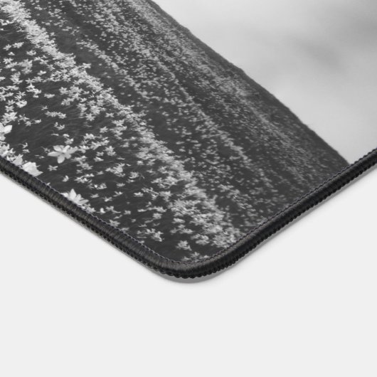 Blume Narcissus auf dem Berg Golica, Slowenien Schreibtischunterlage (Ecke)