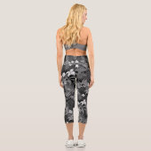 Blume & Palm Blätter in Grau Shades Capri Leggings (Rückseite)