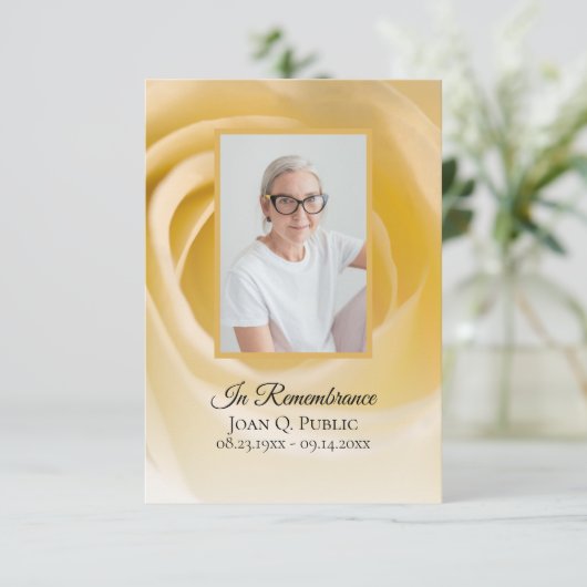 Blume-Petals-Beerdigungsdenkmal-Beileid Dankeskarte (Stehend Vorderseite)