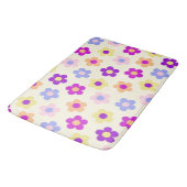 Blume Power Muster - Gelber Hintergrund Badematte (Schrägansicht)