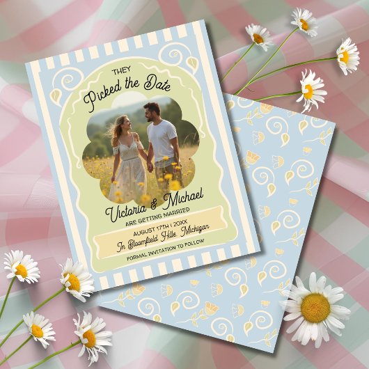 Blume Saatpackung Handgezogenes Save the Date Foto