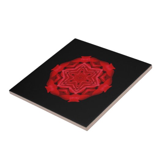 Blume Schwarz, rotes Scharlachrot Fliese (Seite)