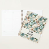 Blume-Skript für verstaubte grüne Creme 2026 Planer (Anzeige)