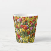 Blume Tulips und Daffodils Latte Tasse (Vorderseite)