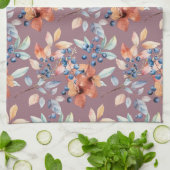 Blume und Berries auf Mauve Geschirrtuch (Gefaltet)