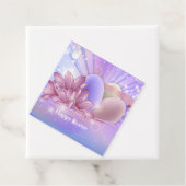 Blume und Eier auf farbenfrohen pastellfarbenen Un Geschenkanhänger (Beispiel)