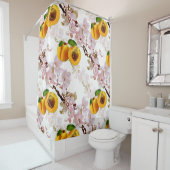 Blume und Früchte von Aprikosen. Duschvorhang (Beispiel)