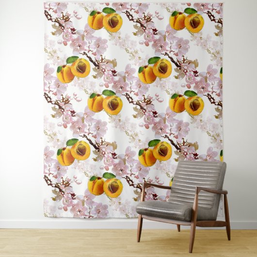 Blume und Früchte von Aprikosen. Wandteppich (Beispiel)