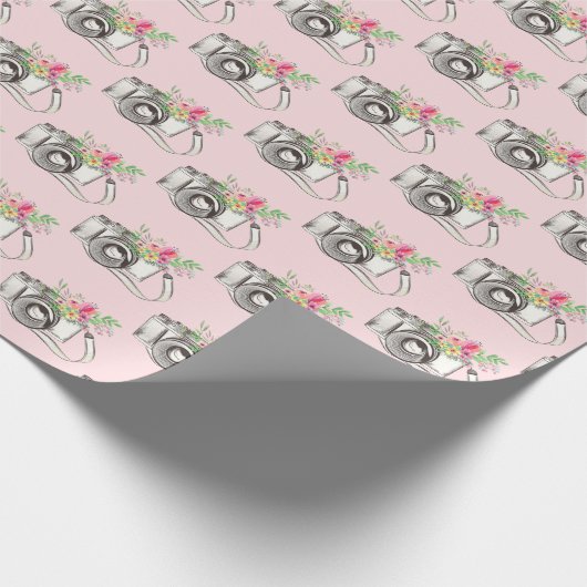 Blume und Kamera in Rosa Geschenkpapier (Ecke)