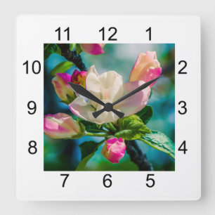 Blume und Knospen Quadratische Wanduhr