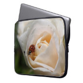 Blume und Ladybug Laptopschutzhülle (Vorderseite Links)