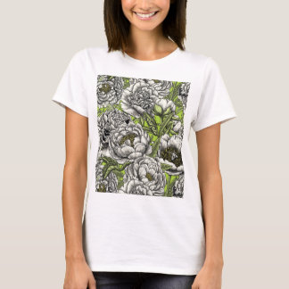 Blume und Motten T-Shirt