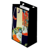 Blume und Schmetterling, japanisches Design Kleine Geschenktüte (Rückseite Schrägansicht)