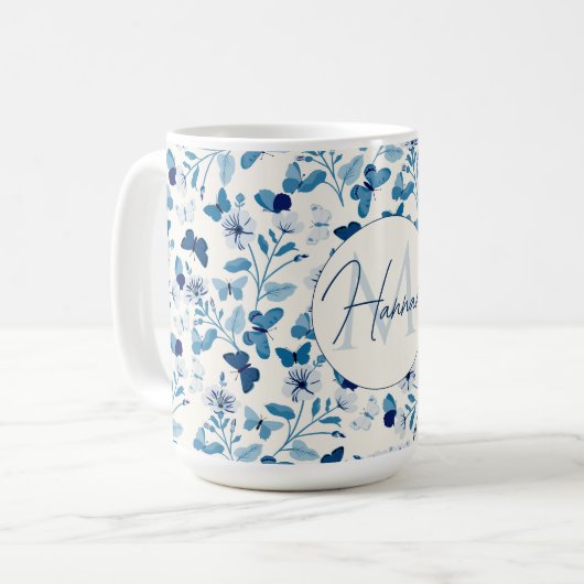 Blume und Schmetterlinge aus Blaucreme Kaffeetasse (Vorderseite Links)