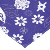 Blume und Schmetterlinge, blau-weiß Tischdecke (Schrägansicht)